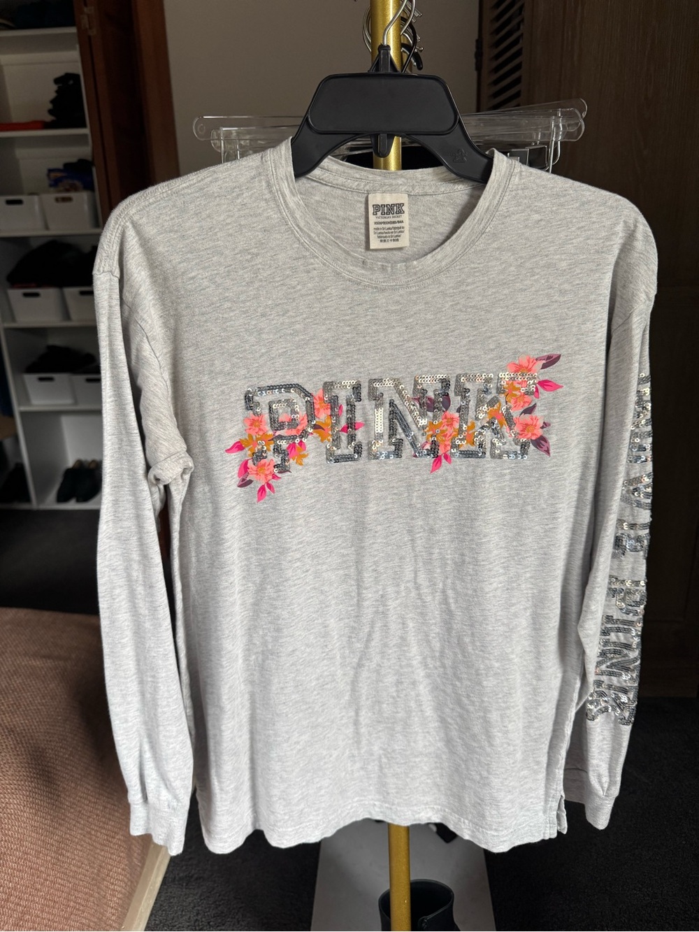 PINK Victoria's Secret Heather Gray Long-Sleeve Tee with Floral Logo